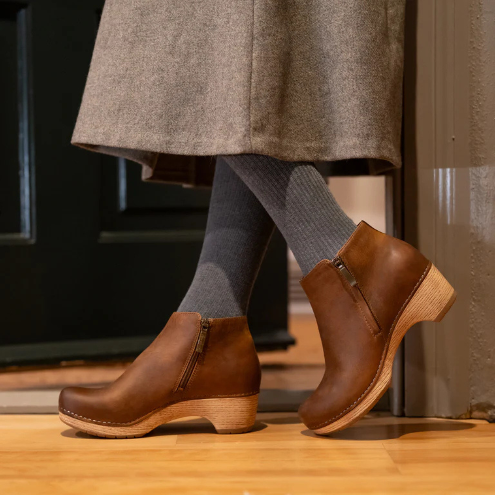 Dansko Lizanne-Tan Oiled Pull Up