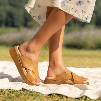 Dansko Bridget-Honey Distressed