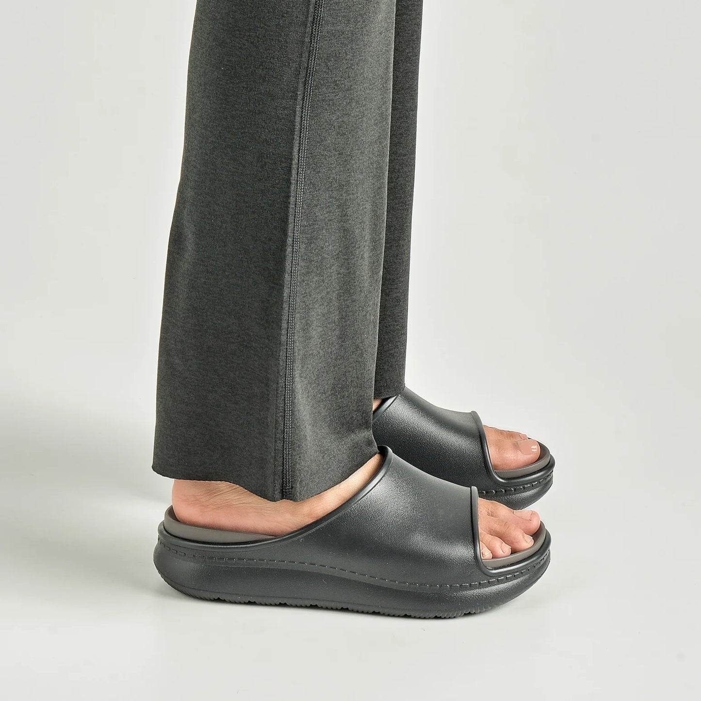 Dansko Devyn-Black Molded
