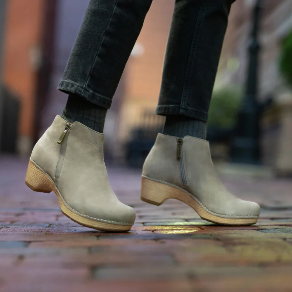 Dansko Lizanne-Taupe Milled Nubuck