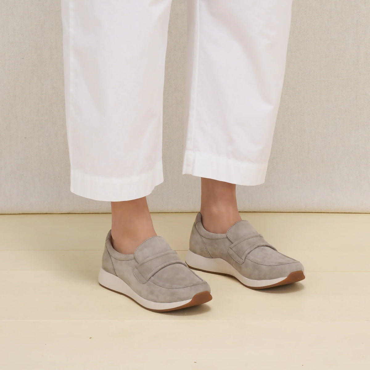 Dansko Clementine-Light Grey Nubuck
