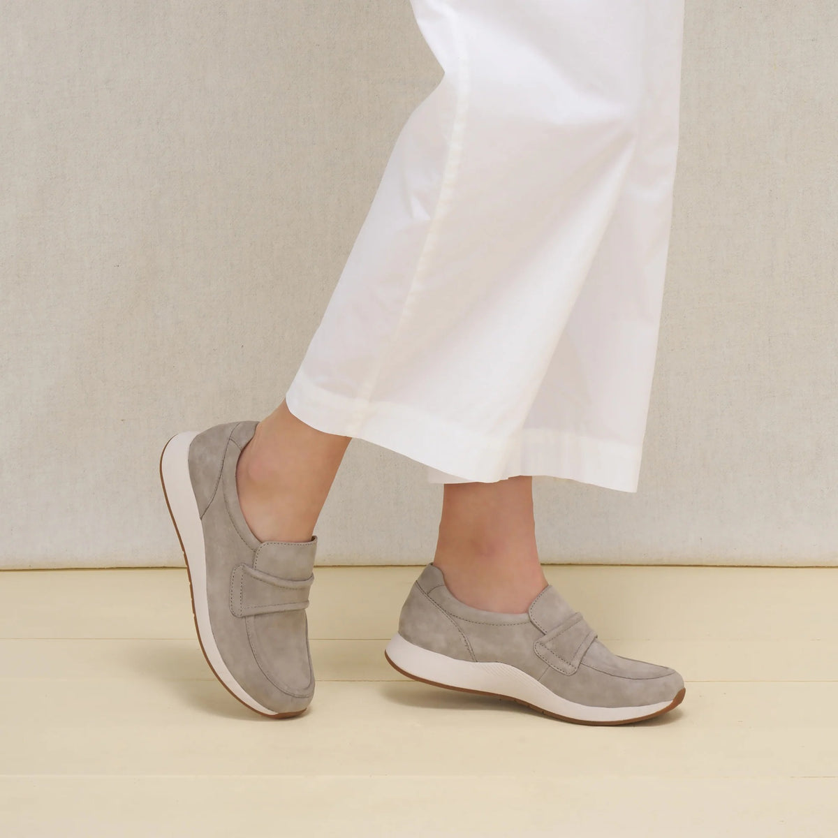 Dansko Clementine-Light Grey Nubuck